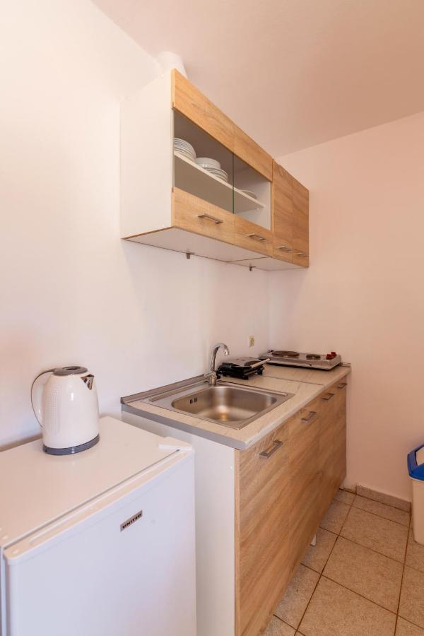 Anatoli Lygaria Apartments On The Beach 利加里亚 外观 照片