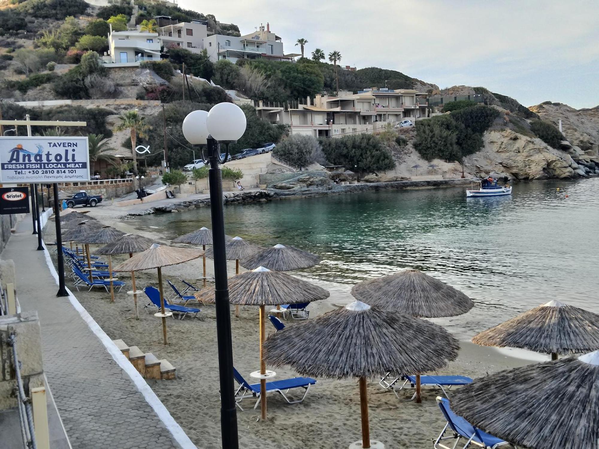 Anatoli Lygaria Apartments On The Beach 利加里亚 外观 照片